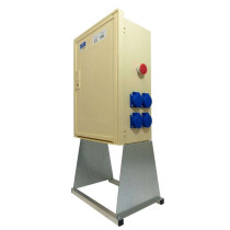 Coffret de chantier avec 2 prises 32A 400v, 4 prises 16A 230v et 2 départs base vie
