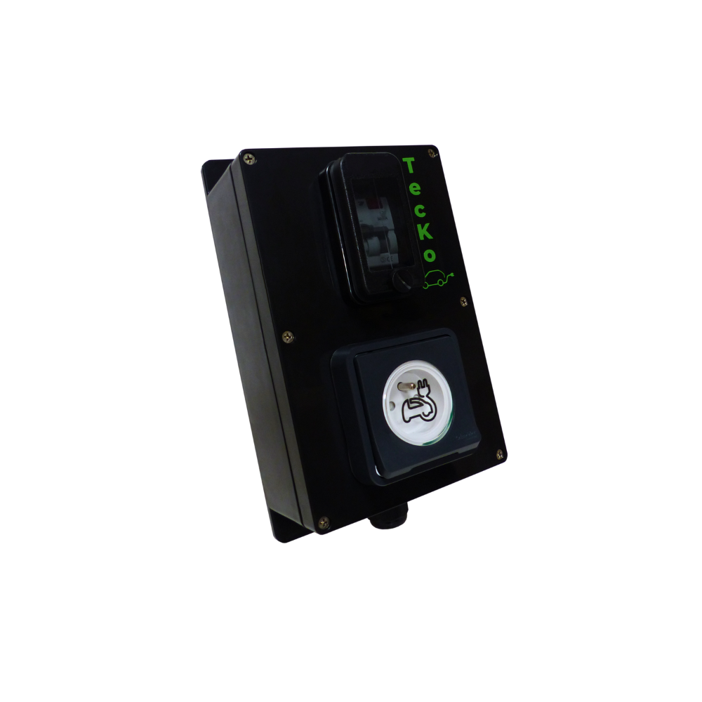 Prise renforcée avec boite étanche et protections